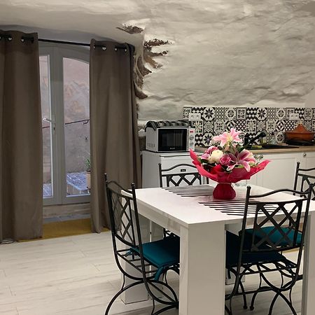 Dans Le Charme De La Pierre Apartamento La Garde  Exterior foto